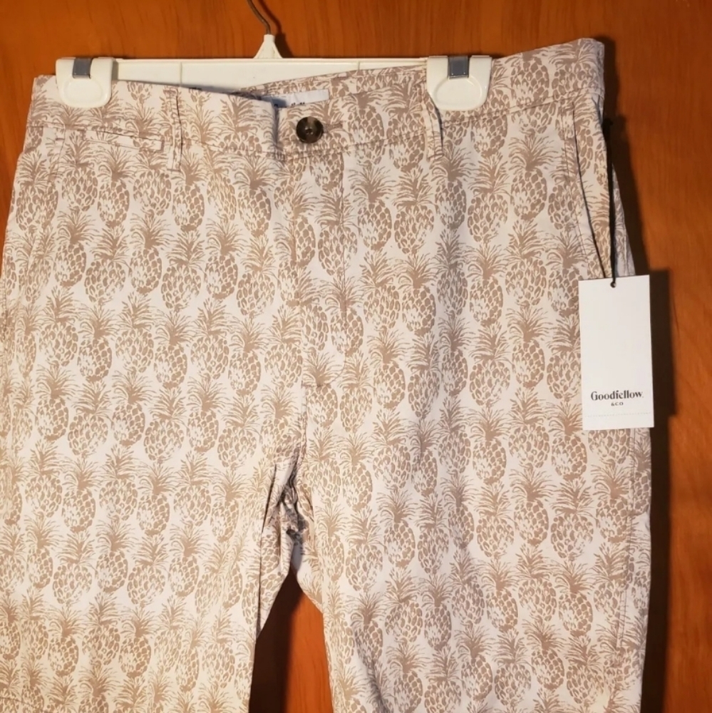 Goodfellow & Co Mens 10.5”      Flat Front Shorts 34